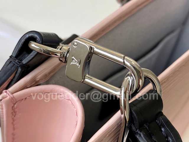 M69575 Petit Sac Plat 17 M69575 Petit Sac Plat 17
