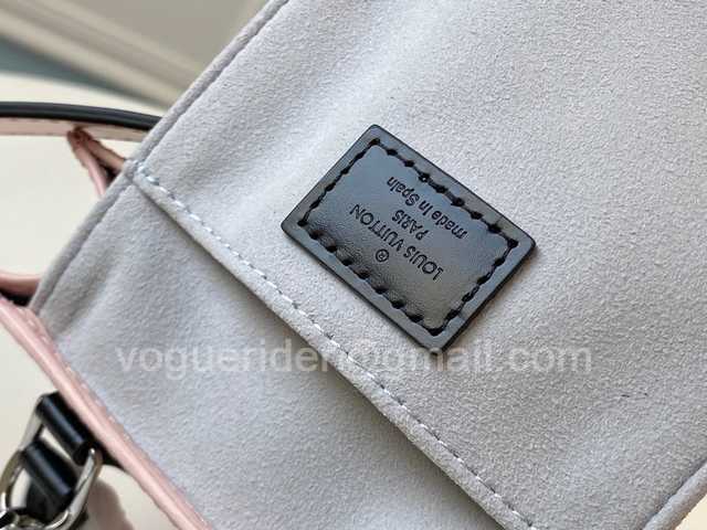 M69575 Petit Sac Plat 17 M69575 Petit Sac Plat 17