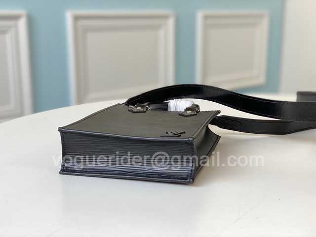 M69441 Petit Sac Plat 17 M69441 Petit Sac Plat 17
