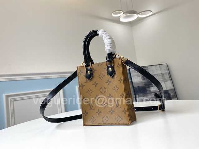 M69846 OnTheGo super mini 17 M69846 OnTheGo super mini 17