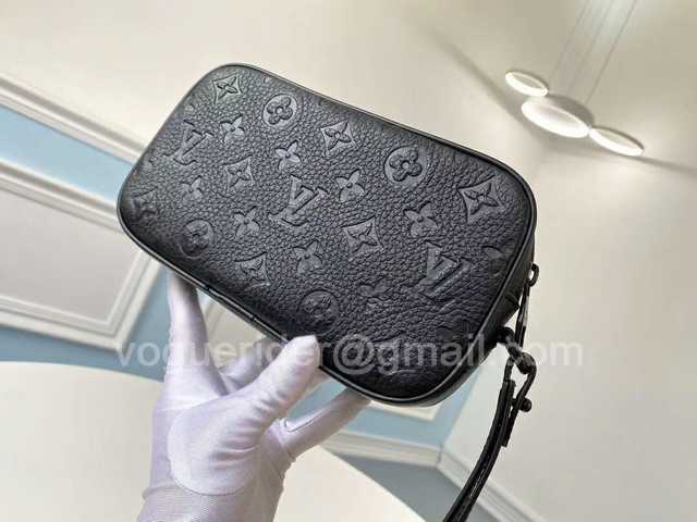 M55703 Pochette Volga 23 M55703 Pochette Volga 23
