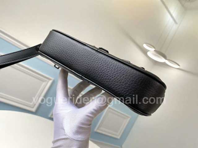 M55703 Pochette Volga 23 M55703 Pochette Volga 23