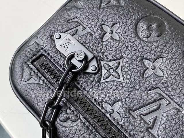 M55703 Pochette Volga 23 M55703 Pochette Volga 23