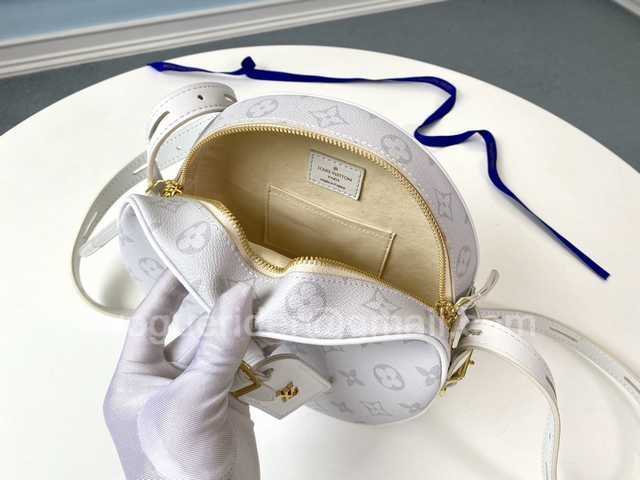 M52294 Boite Chapeau 22 M52294 Boite Chapeau 22