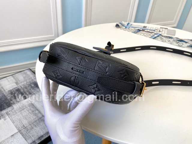 M45167 Boite Chapeau Souple PM 22 M45167 Boite Chapeau Souple PM 22