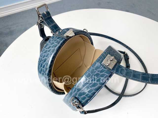 M43514 Petite Boite Chapeau 17 M43514 Petite Boite Chapeau 17