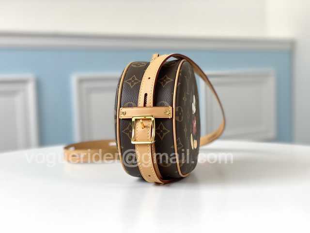 M45149 Boite Chapeau Souple 17 M45149 Boite Chapeau Souple 17