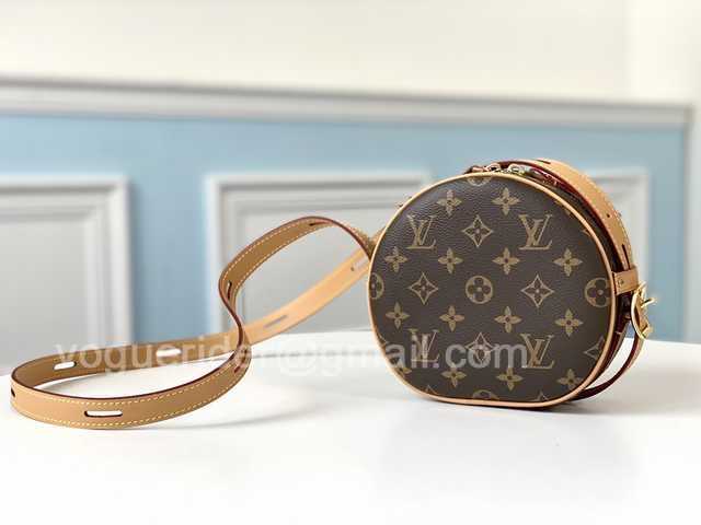 M45149 Boite Chapeau Souple 17 M45149 Boite Chapeau Souple 17