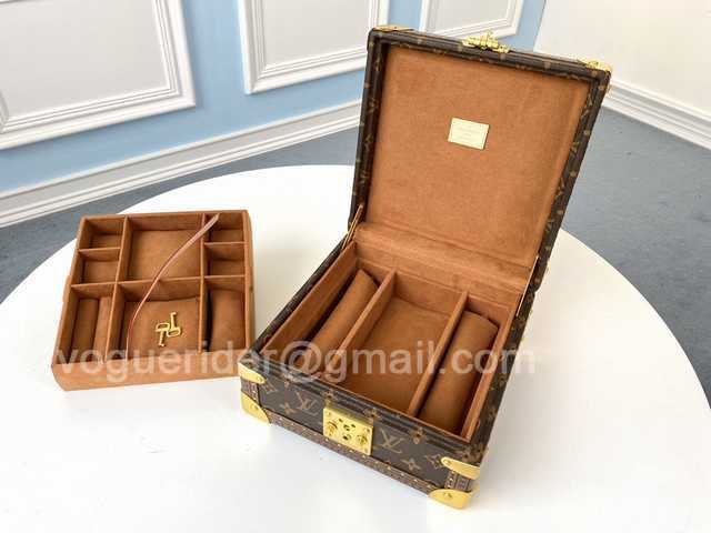 M44185 Jewelry Case 23 Brown M44185 Jewelry Case 23 Brown