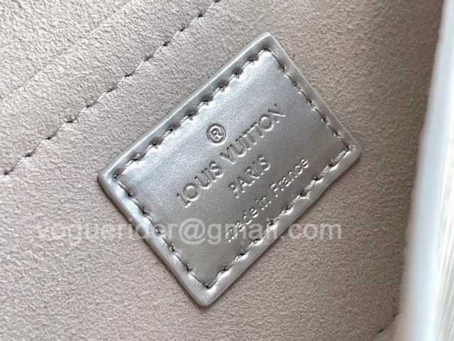 M80819 Padlock on Strap 19 M80819 Padlock on Strap 19