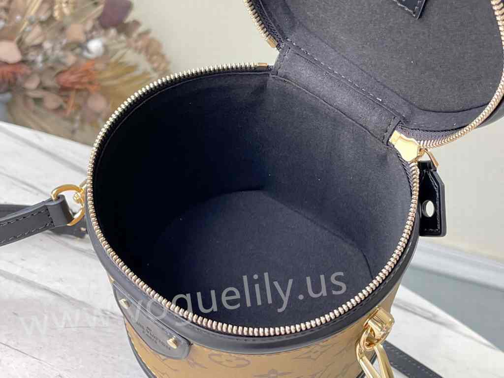 M43986 Vanity 17 M43986 Vanity 17