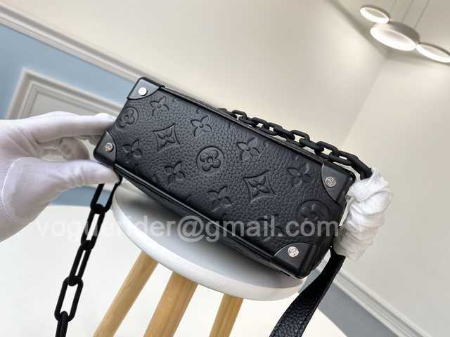 M44480 Mini Soft Trunk 18 M44480 Mini Soft Trunk 18