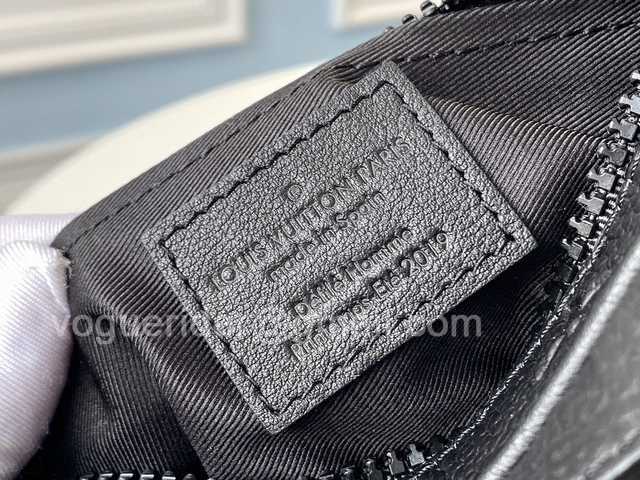 M44480 Mini Soft Trunk 18 M44480 Mini Soft Trunk 18