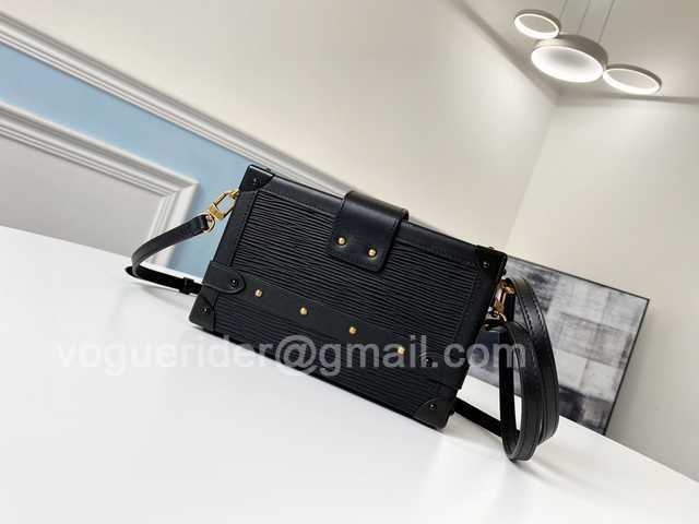 M40273 Petite Malle Box 19 M40273 Petite Malle Box 19