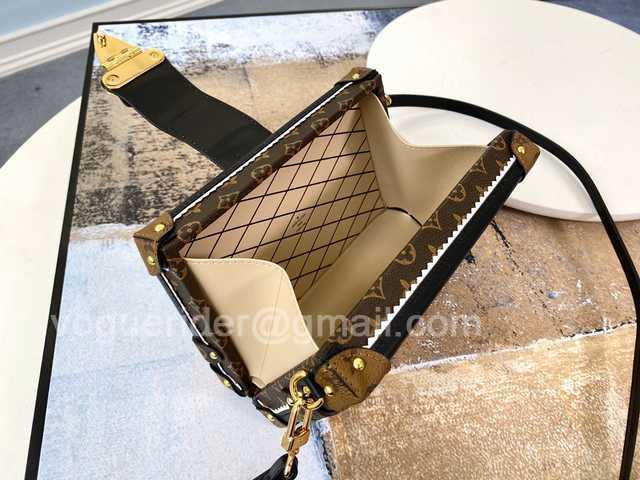 M51600 Petite Malle Box 19 M51600 Petite Malle Box 19