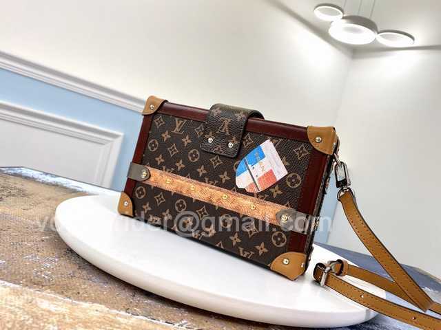 M52737 Petite Malle Box 19 M52737 Petite Malle Box 19