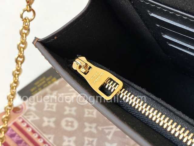M68746 Dauphine on Chain 19 M68746 Dauphine on Chain 19