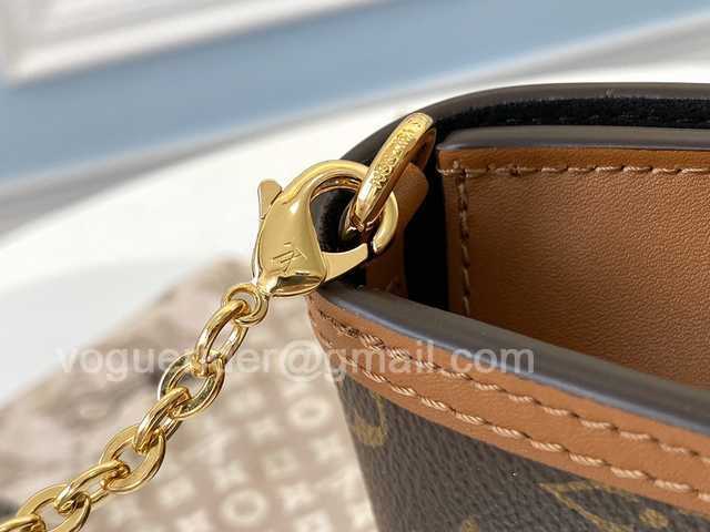 M68746 Dauphine on Chain 19 M68746 Dauphine on Chain 19