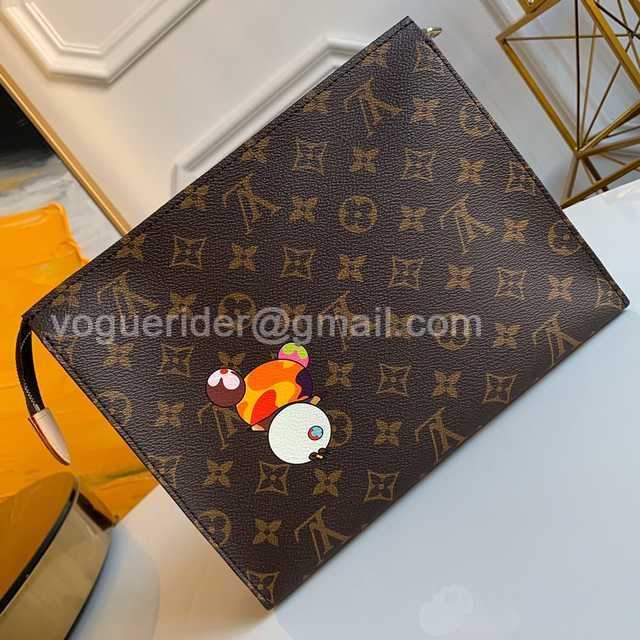 M47542 Toilet Bag 26 M47542 Toilet Bag 26