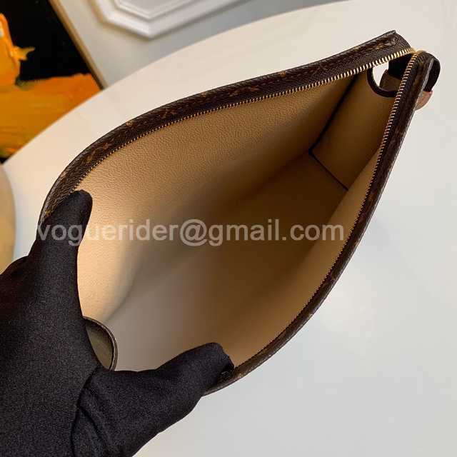 M47542 Toilet Bag 26 M47542 Toilet Bag 26