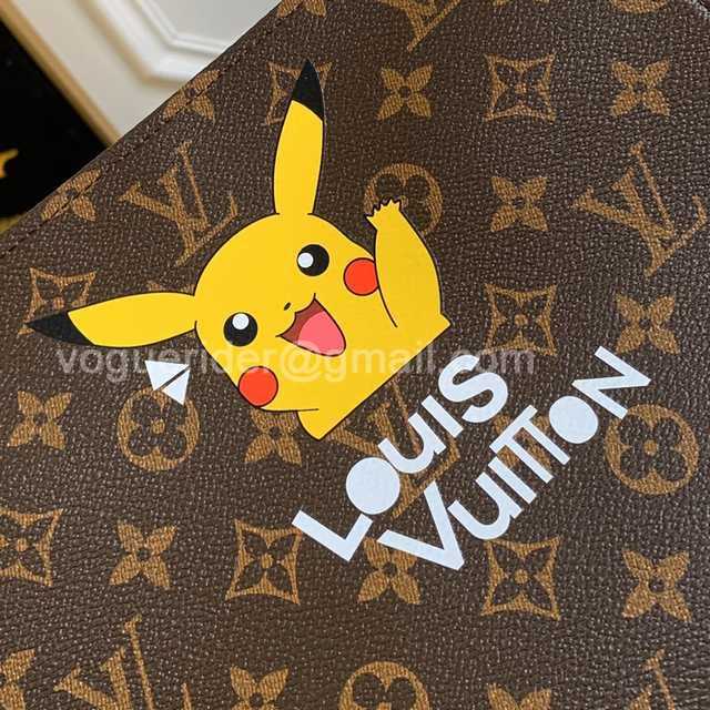 M47542 Toilet Bag 26 M47542 Toilet Bag 26