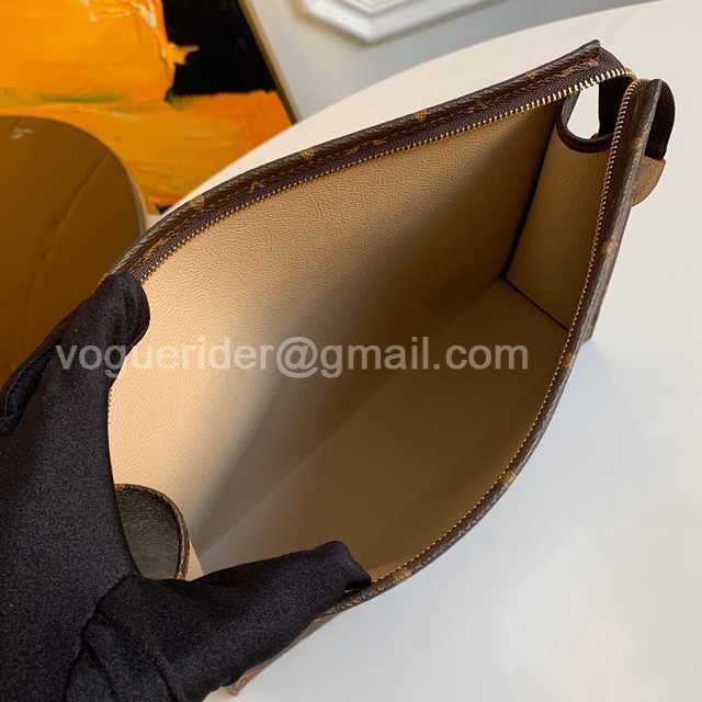 M47542 Toilet Bag 26 M47542 Toilet Bag 26