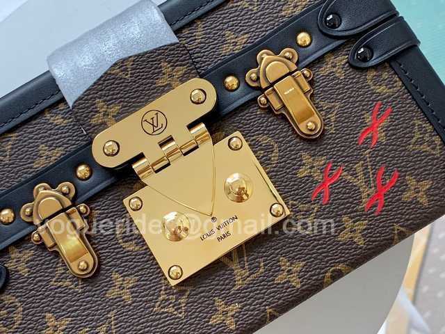 M44199 Petite Malle Box 19 bronze M44199 Petite Malle Box 19 bronze