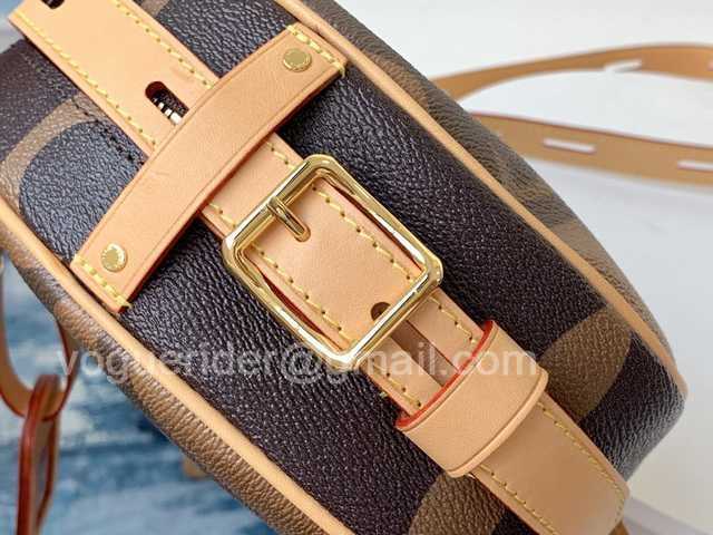 M44604 Boite Chapeau 22 M44604 Boite Chapeau 22