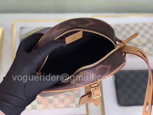 M44604 Boite Chapeau 22 M44604 Boite Chapeau 22