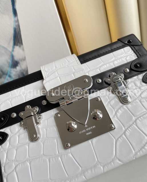 N93817 Petite Malle Box 19 N93817 Petite Malle Box 19