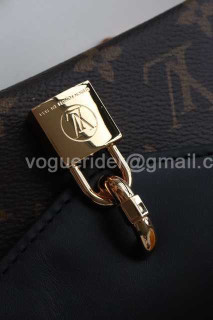 M80763 Padlock on Strap 19 M80763 Padlock on Strap 19