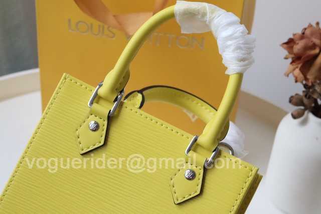 M69441 Petit Sac Plat 17 M69441 Petit Sac Plat 17