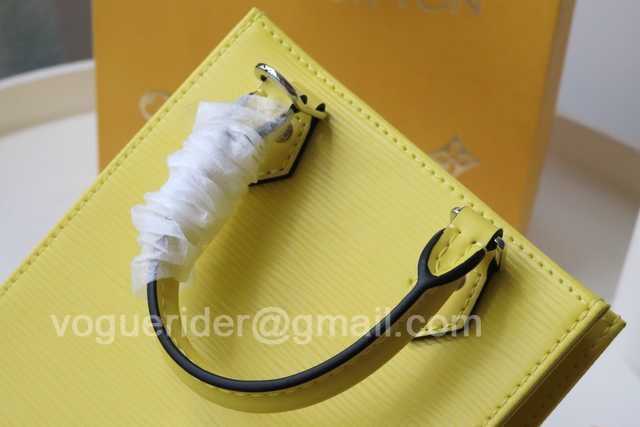 M69441 Petit Sac Plat 17 M69441 Petit Sac Plat 17
