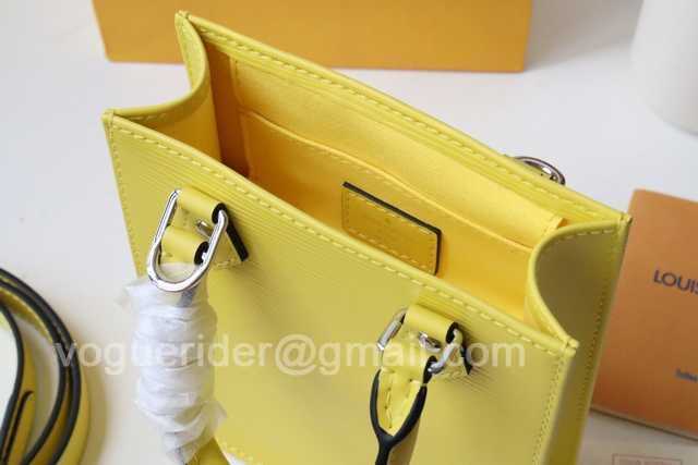 M69441 Petit Sac Plat 17 M69441 Petit Sac Plat 17