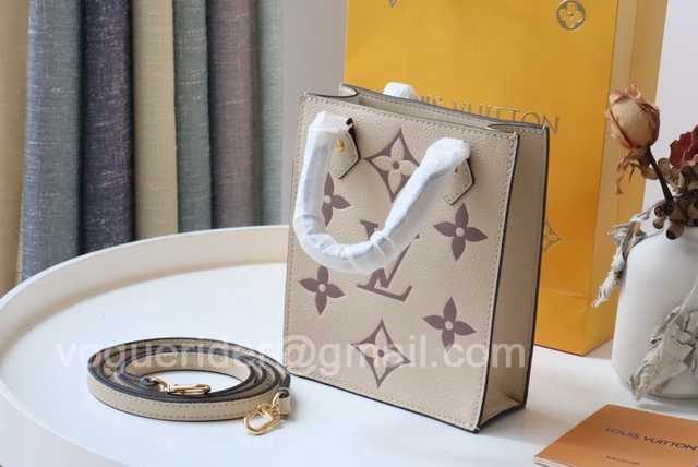 M57937 Petit Sac Plat 17 M57937 Petit Sac Plat 17
