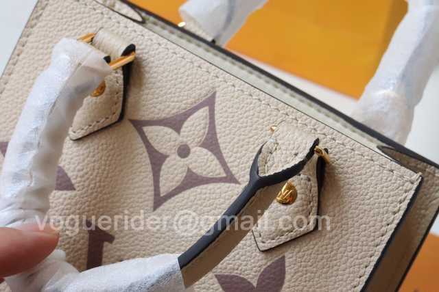 M57937 Petit Sac Plat 17 M57937 Petit Sac Plat 17