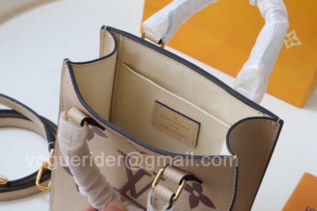 M57937 Petit Sac Plat 17 M57937 Petit Sac Plat 17