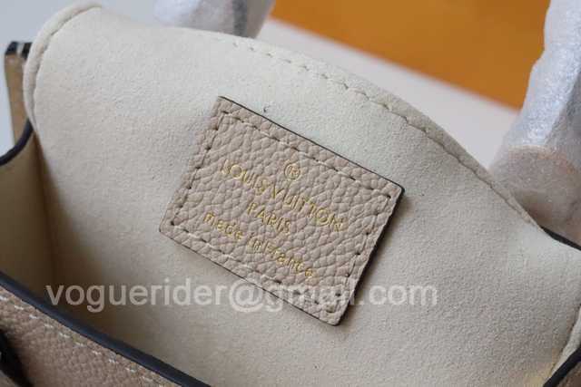 M57937 Petit Sac Plat 17 M57937 Petit Sac Plat 17