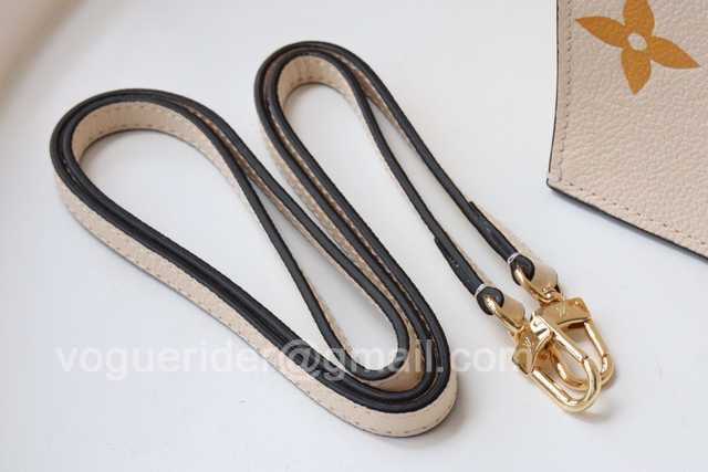 M80449 Petit Sac Plat 17 M80449 Petit Sac Plat 17