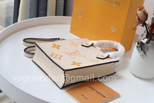 M80449 Petit Sac Plat 17 M80449 Petit Sac Plat 17