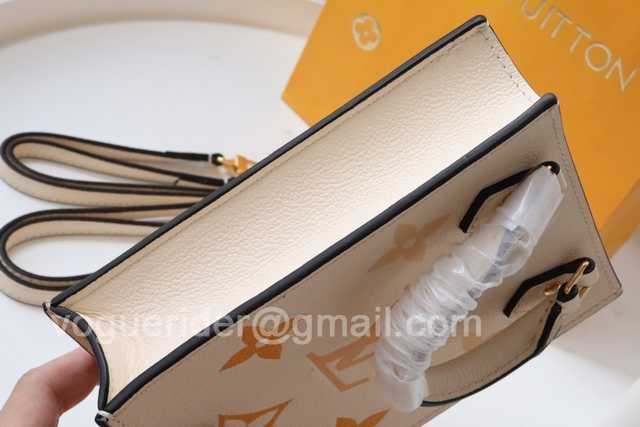 M80449 Petit Sac Plat 17 M80449 Petit Sac Plat 17
