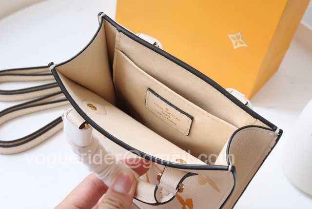 M80449 Petit Sac Plat 17 M80449 Petit Sac Plat 17
