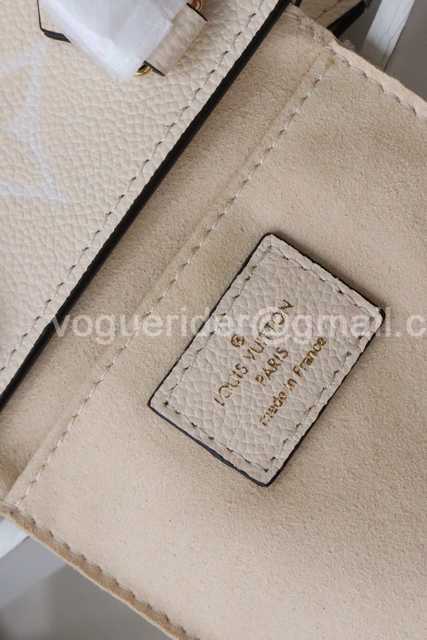 M80449 Petit Sac Plat 17 M80449 Petit Sac Plat 17
