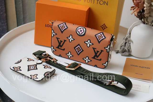 M80091 Multi Pochette Felicie 17 M80091 Multi Pochette Felicie 17