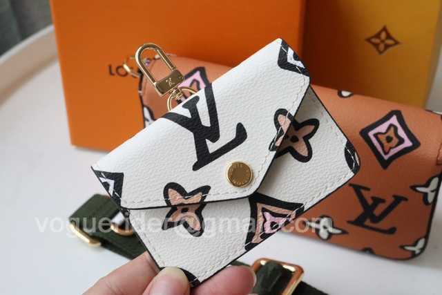M80091 Multi Pochette Felicie 17 M80091 Multi Pochette Felicie 17