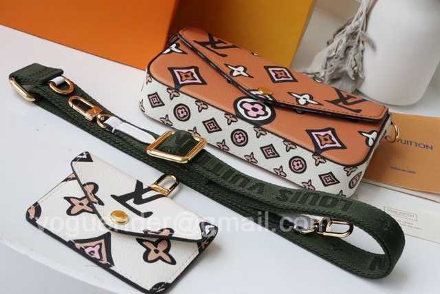 M80091 Multi Pochette Felicie 17 M80091 Multi Pochette Felicie 17
