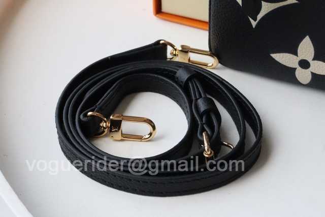 M69203 Double Zip Pochette 20 M69203 Double Zip Pochette 20