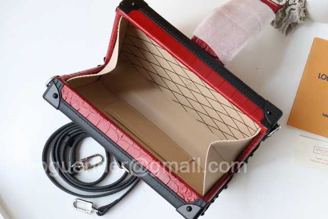 M40273 Petite Malle 19 M40273 Petite Malle 19