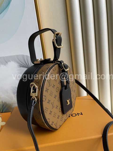 M43510 Petite Boite Chapeau 17 M43510 Petite Boite Chapeau 17