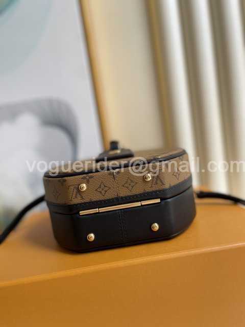 M43510 Petite Boite Chapeau 17 M43510 Petite Boite Chapeau 17